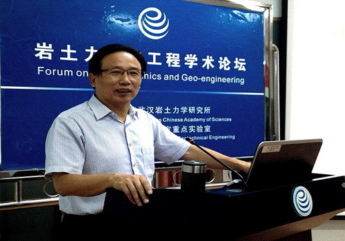 Professor PENG Jianbing Visiting IRSM